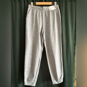Uniqlo “Ultra Stretch Active Jogger Pants”, size Medium (NWT)